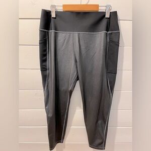 🩶 GapFit Sculpt Revolution Capri Leggings – Size XL